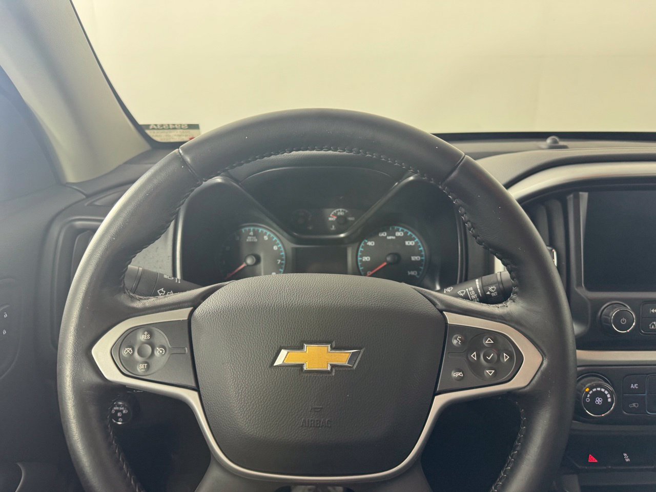 Used 2022 Chevrolet Colorado LT w/ LT Convenience Package RWD image 11