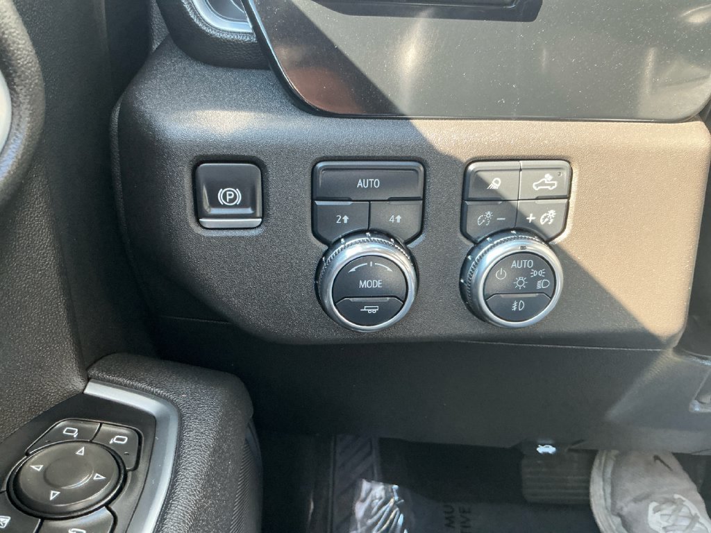 Used 2025 GMC Sierra 1500 SLT AWD/4WD image 22