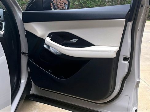 Used 2019 Jaguar E-PACE R-Dynamic S image 25