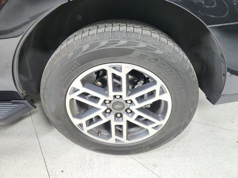 Used 2025 Ford Expedition Active AWD/4WD image 15
