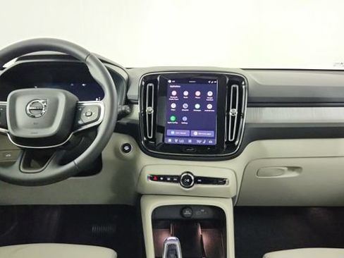 Certified 2026 Volvo XC40 B5 Ultra w/ Climate Package AWD/4WD image 27