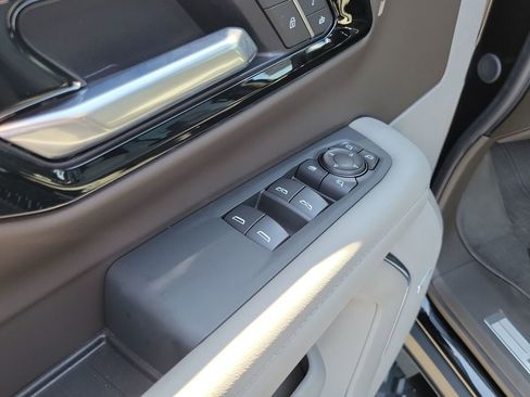 Used 2025 Chevrolet Tahoe Z71 image 23