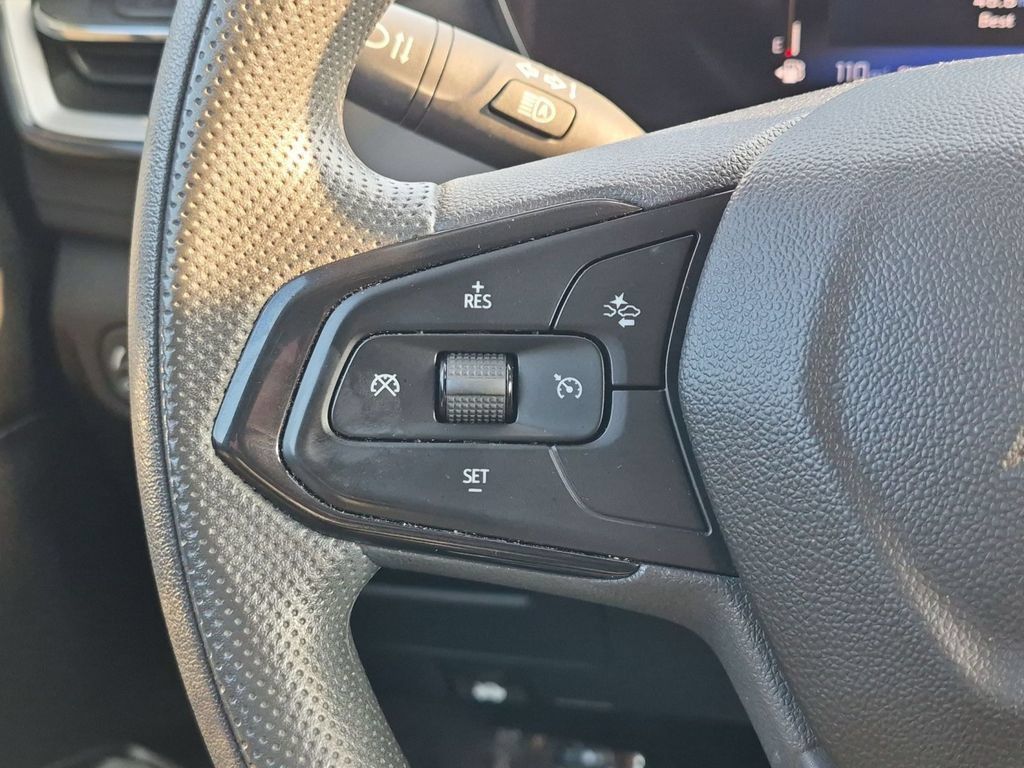 Used 2025 Chevrolet TrailBlazer LT AWD/4WD image 18