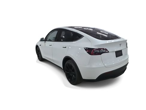 Certified 2022 Tesla Model Y Long Range AWD/4WD image 4