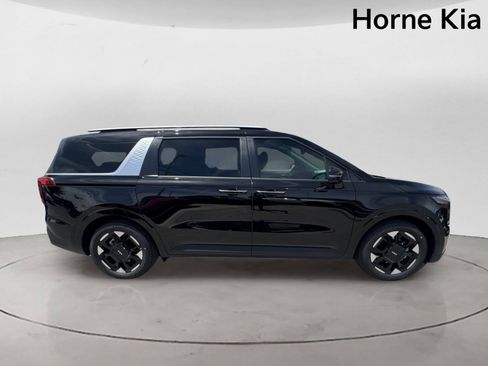 New 2026 Kia Carnival EX FWD image 3