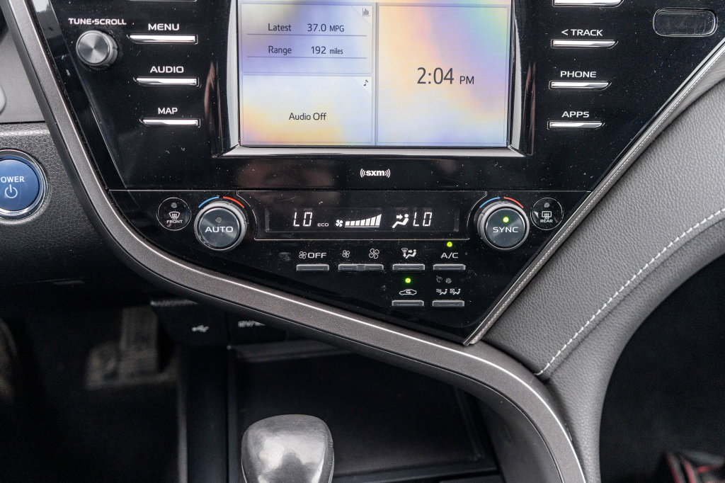 Used 2020 Toyota Camry SE FWD image 27