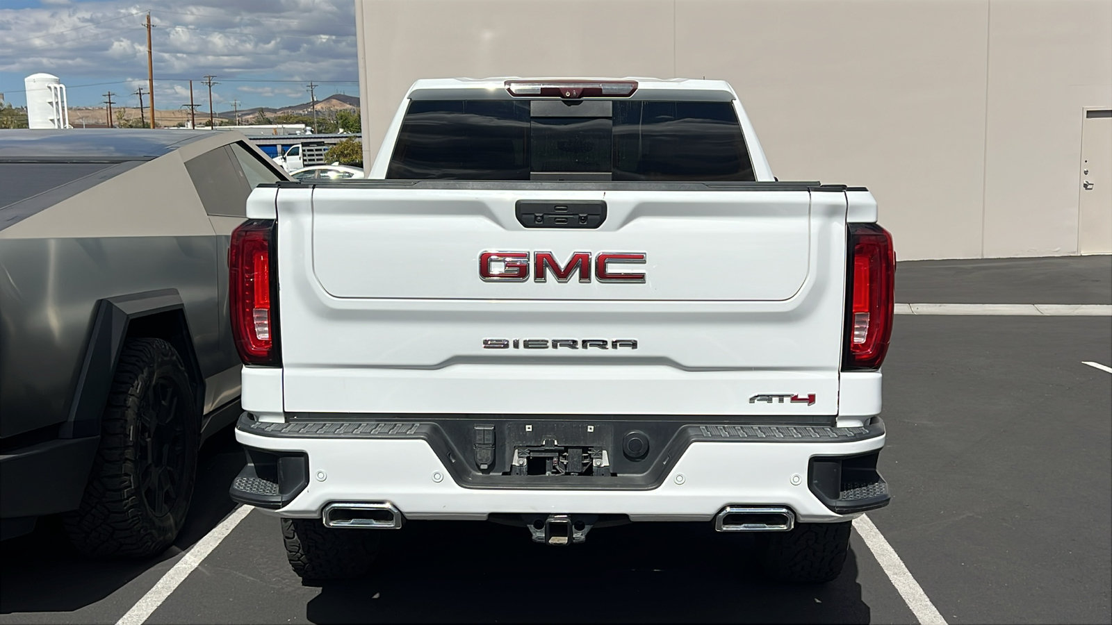Used 2021 GMC Sierra 1500 AT4 w/ AT4 Premium Package AWD/4WD image 3