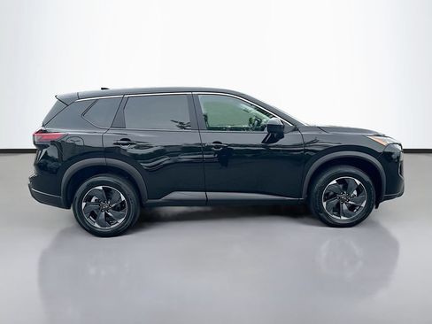 Certified 2025 Nissan Rogue SV FWD image 10