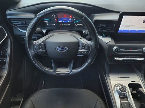 Used 2020 Ford Explorer XLT w/ Comfort Package image 13