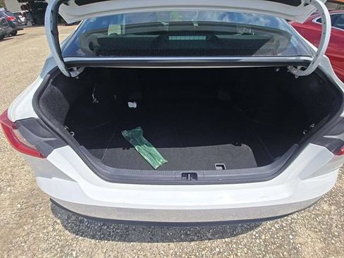 Used 2025 Toyota Camry SE FWD image 13