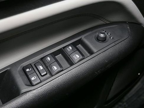 Used 2023 Jeep Compass Limited image 35