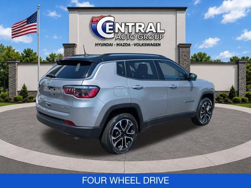 Used 2022 Jeep Compass Limited AWD/4WD image 8