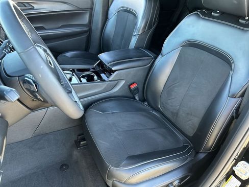 Used 2023 Jeep Grand Cherokee Altitude image 19