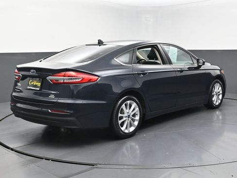 Used 2020 Ford Fusion SE image 5