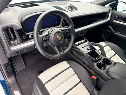 Certified 2026 Porsche Cayenne Coupe AWD/4WD image 4
