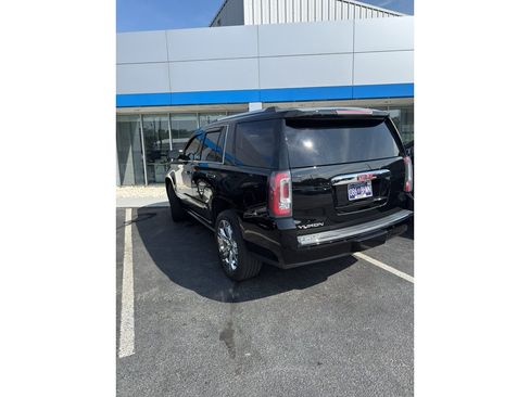 Used 2017 GMC Yukon Denali w/ Open Road Package AWD/4WD image 4