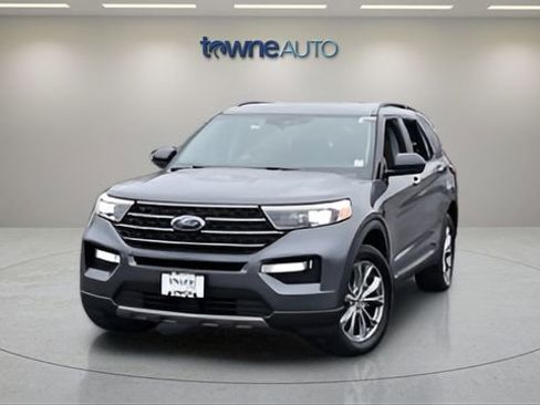 Used 2023 Ford Explorer XLT w/ Equipment Group 202A image 10