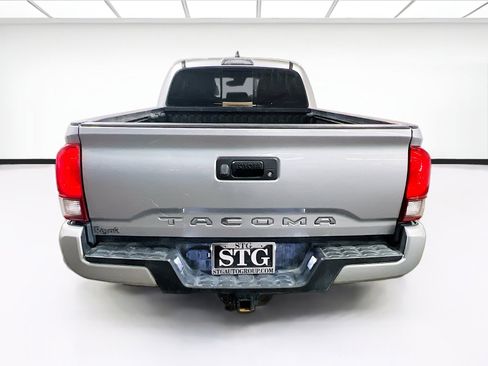 Used 2020 Toyota Tacoma SR5 image 5