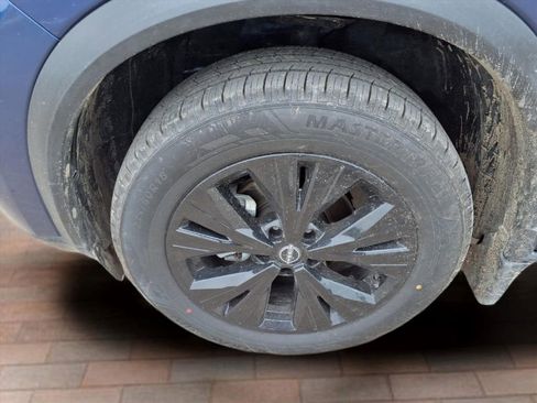Used 2022 Nissan Rogue SV FWD image 24