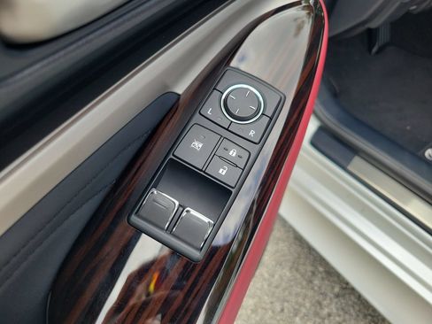 Used 2024 Lexus RC 300 RWD image 9