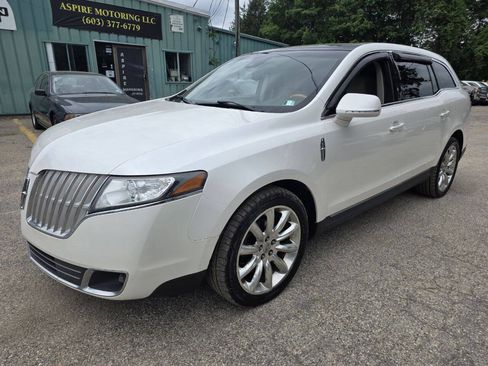 Used 2011 Lincoln MKT AWD w/ 101A Rapid Spec Order Code image 3
