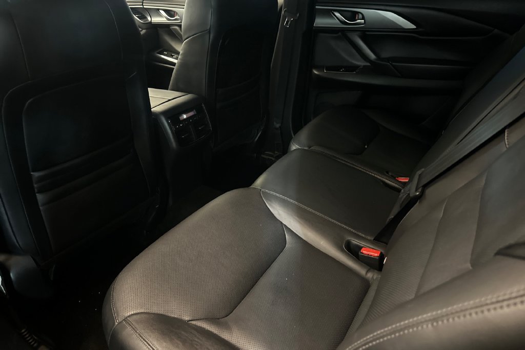 Used 2017 MAZDA CX-9 Touring FWD image 12