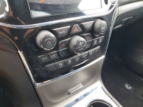 Used 2021 Jeep Grand Cherokee Laredo X image 29