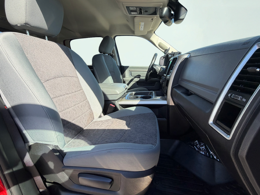 Used 2017 RAM 1500 Classic SLT w/ Luxury Group AWD/4WD image 43