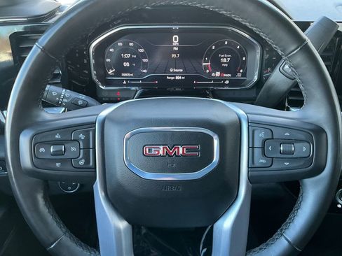 Used 2024 GMC Sierra 1500 SLE image 25