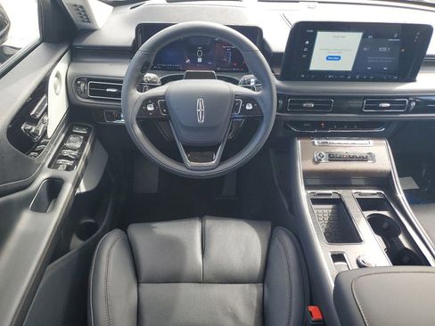 New 2025 Lincoln Aviator Reserve w/ Luxury Package image 17