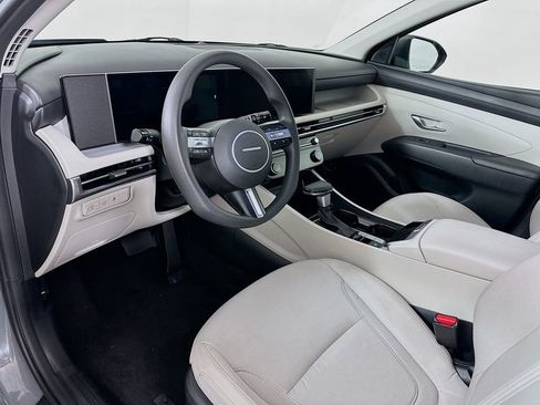 Certified 2025 Hyundai Tucson SEL image 9