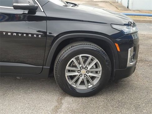 Used 2023 Chevrolet Traverse LT image 10