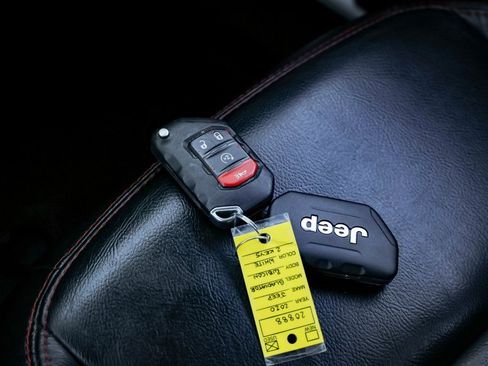 Used 2020 Jeep Gladiator Rubicon AWD/4WD image 8