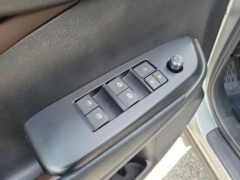 Used 2018 Toyota Highlander XLE AWD/4WD image 9
