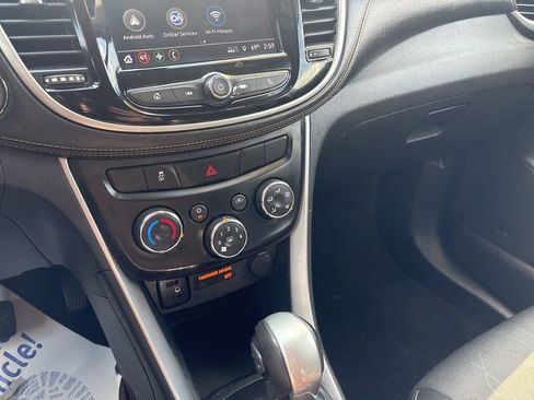 Used 2018 Chevrolet Trax LT w/ LT Convenience Package image 34