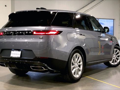 Used 2023 Land Rover Range Rover Sport SE image 12