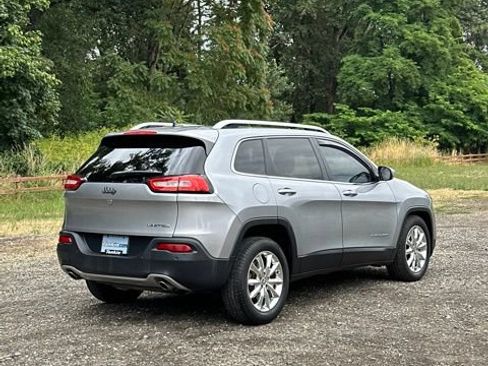 Used 2014 Jeep Cherokee Limited w/ Technology Group FWD image 9