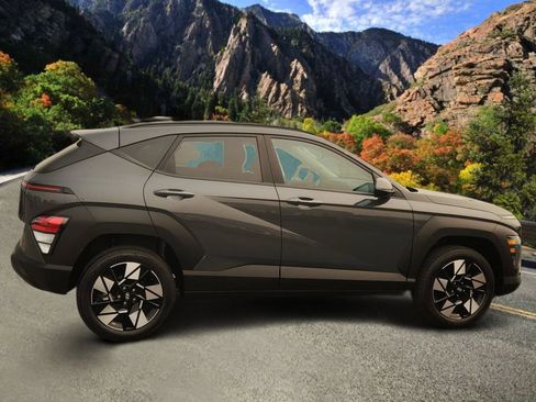 Used 2024 Hyundai Kona SEL AWD/4WD image 2
