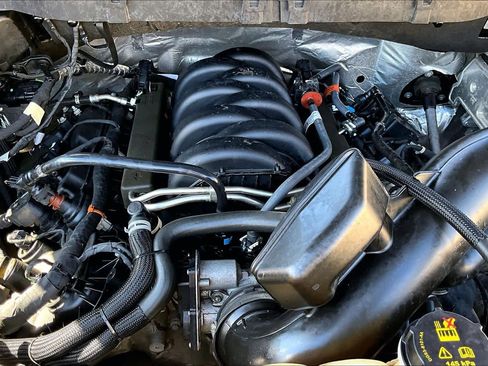 Certified 2022 Ford F150 XLT w/ Equipment Group 302A High image 35