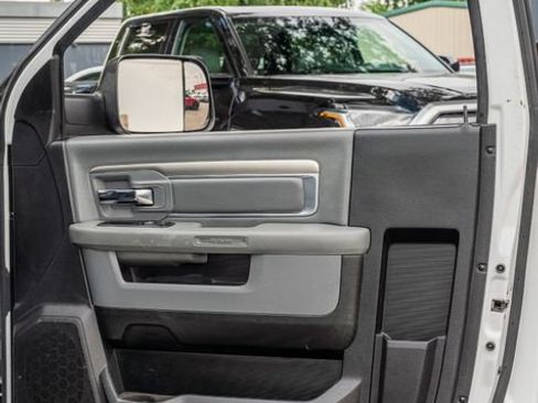 Used 2018 RAM 3500 Tradesman w/ Chrome Appearance Group AWD/4WD image 33