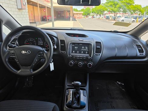 Used 2018 Kia Forte LX w/ LX Popular Package FWD image 13