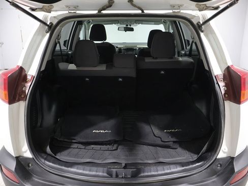 Used 2014 Toyota RAV4 LE AWD/4WD image 4