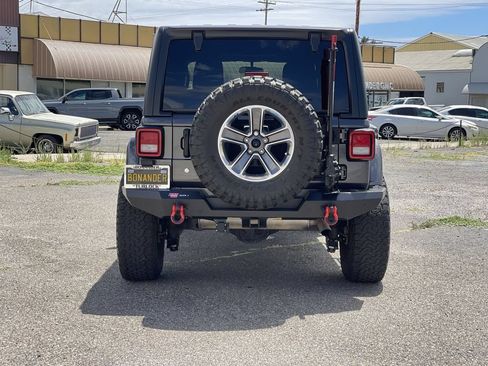 Used 2018 Jeep Wrangler Unlimited Sahara AWD/4WD image 37