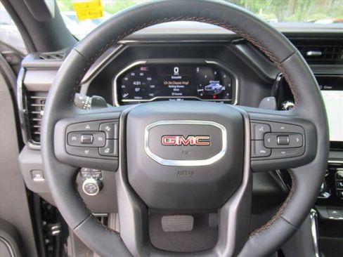 Used 2024 GMC Sierra 1500 AT4 w/ Technology Package AWD/4WD image 26