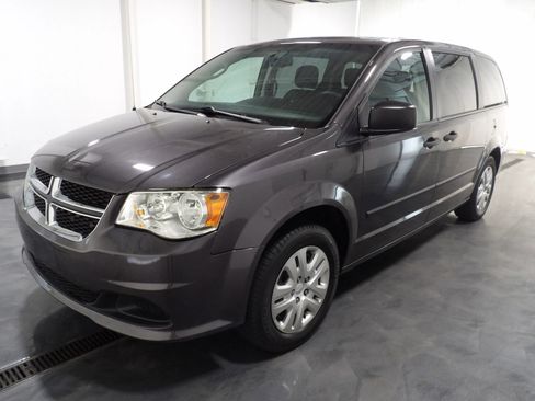 Used 2015 Dodge Grand Caravan American Value Package w/ UConnect Hands-Free Group FWD image 3