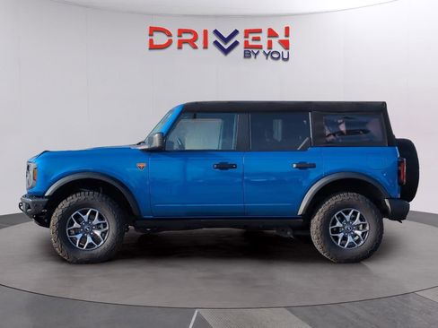 Used 2024 Ford Bronco Badlands image 2