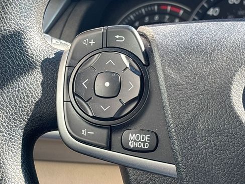 Used 2012 Toyota Camry LE image 19