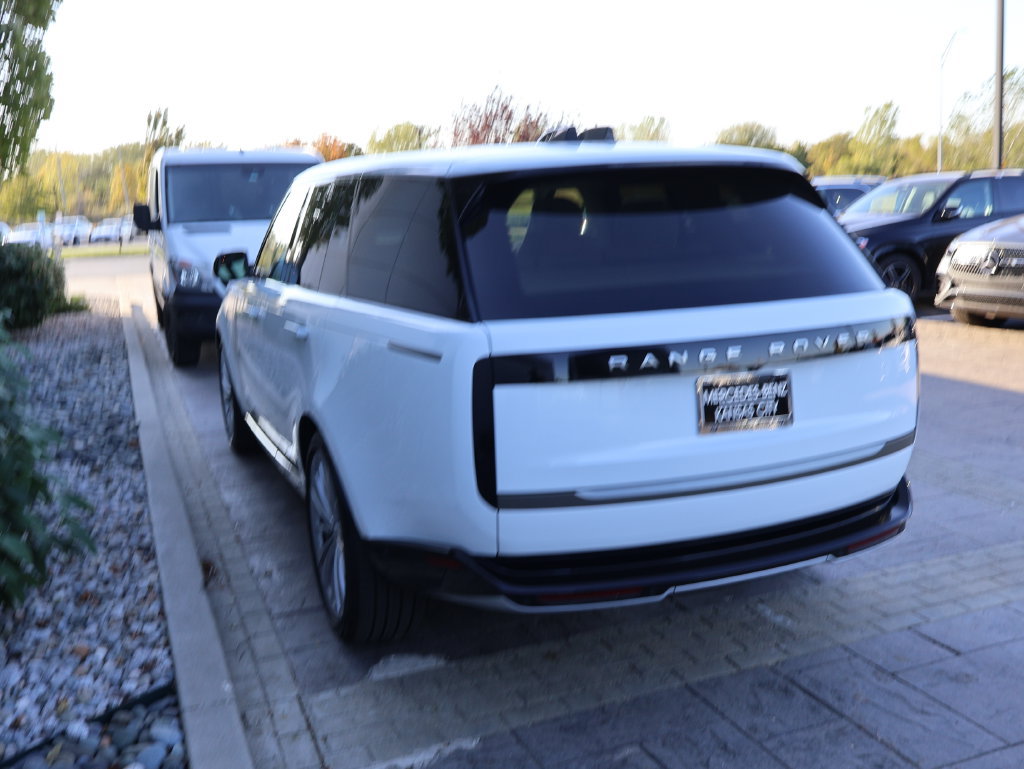 Used 2024 Land Rover Range Rover SE AWD/4WD image 8
