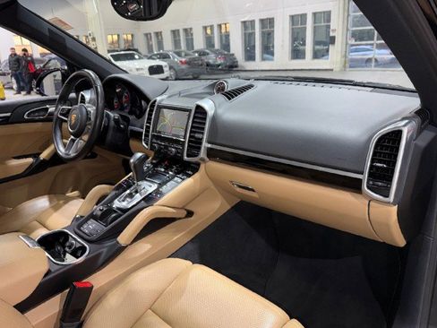 Used 2016 Porsche Cayenne image 68