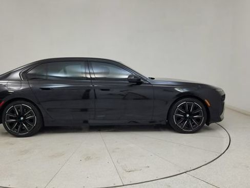 Used 2026 BMW 740i w/ Premium Package RWD image 11